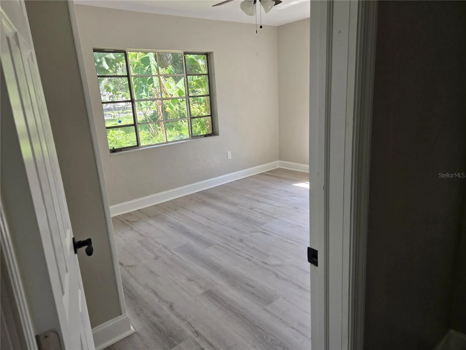 804 W LINEBAUGH AVE