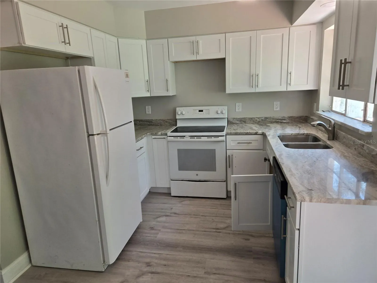804 W LINEBAUGH AVE