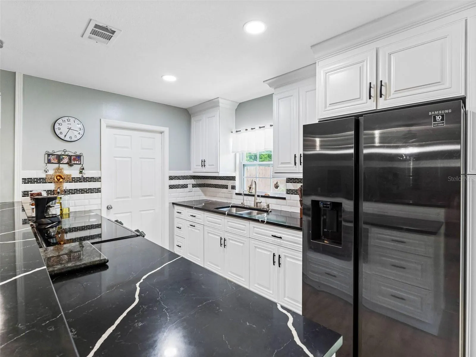 6416 SANTA MONICA DR
