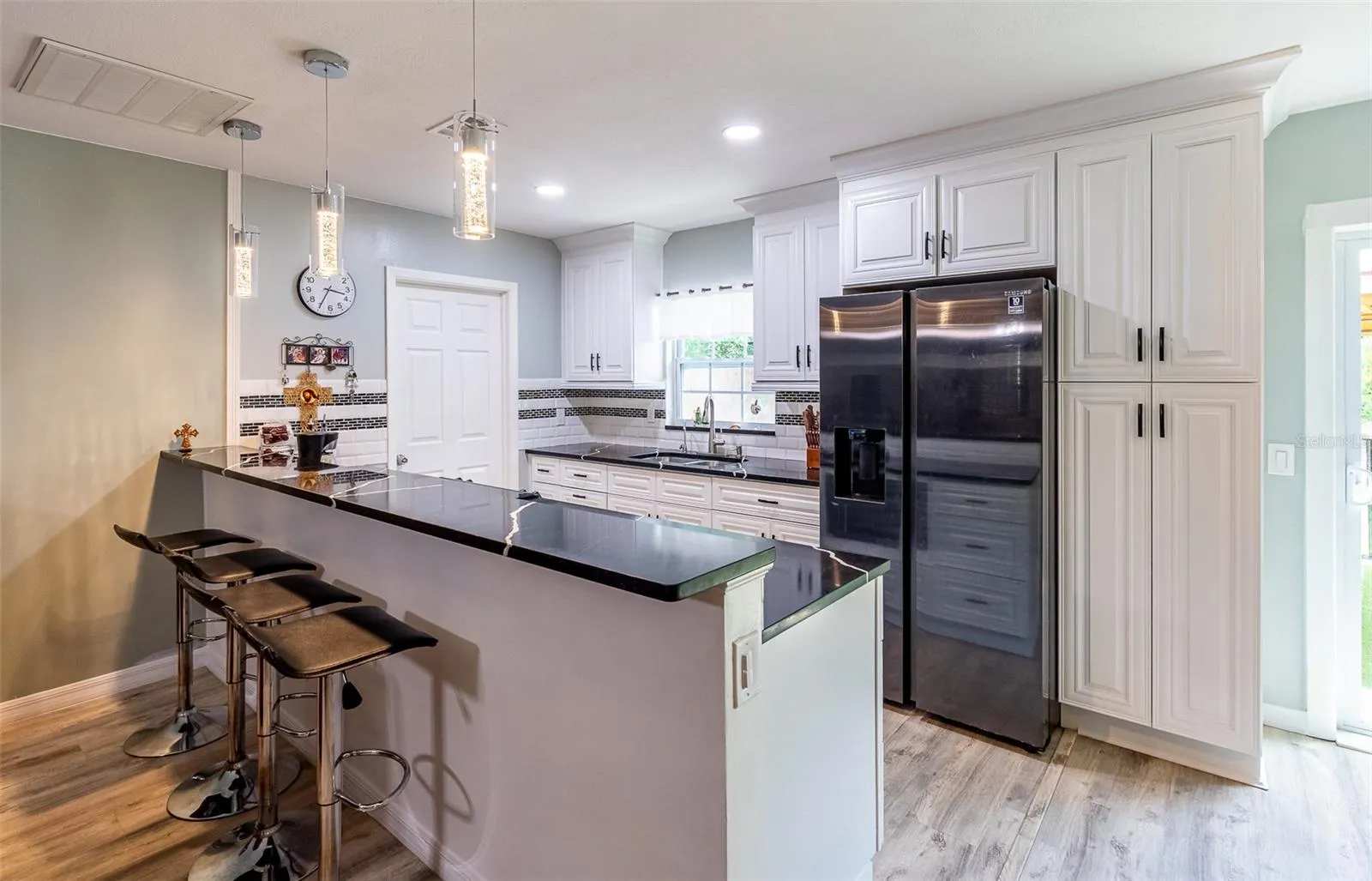 6416 SANTA MONICA DR