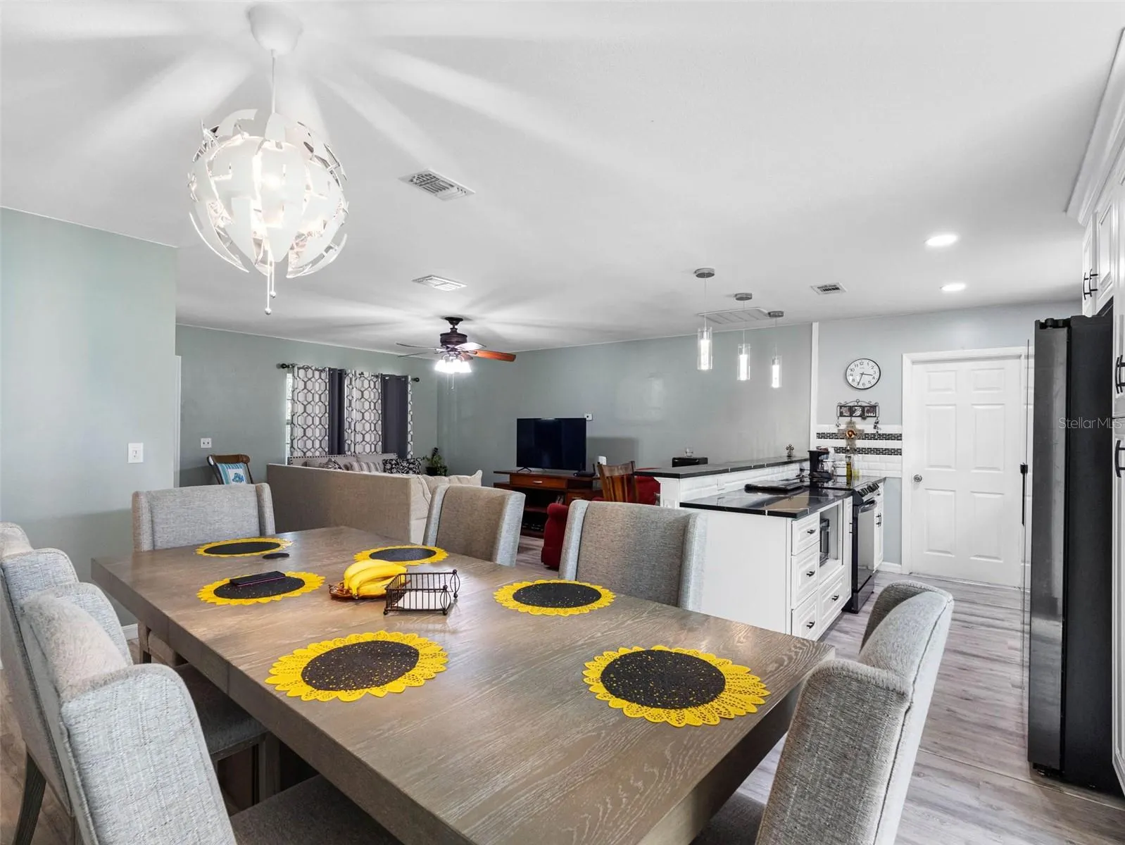 6416 SANTA MONICA DR