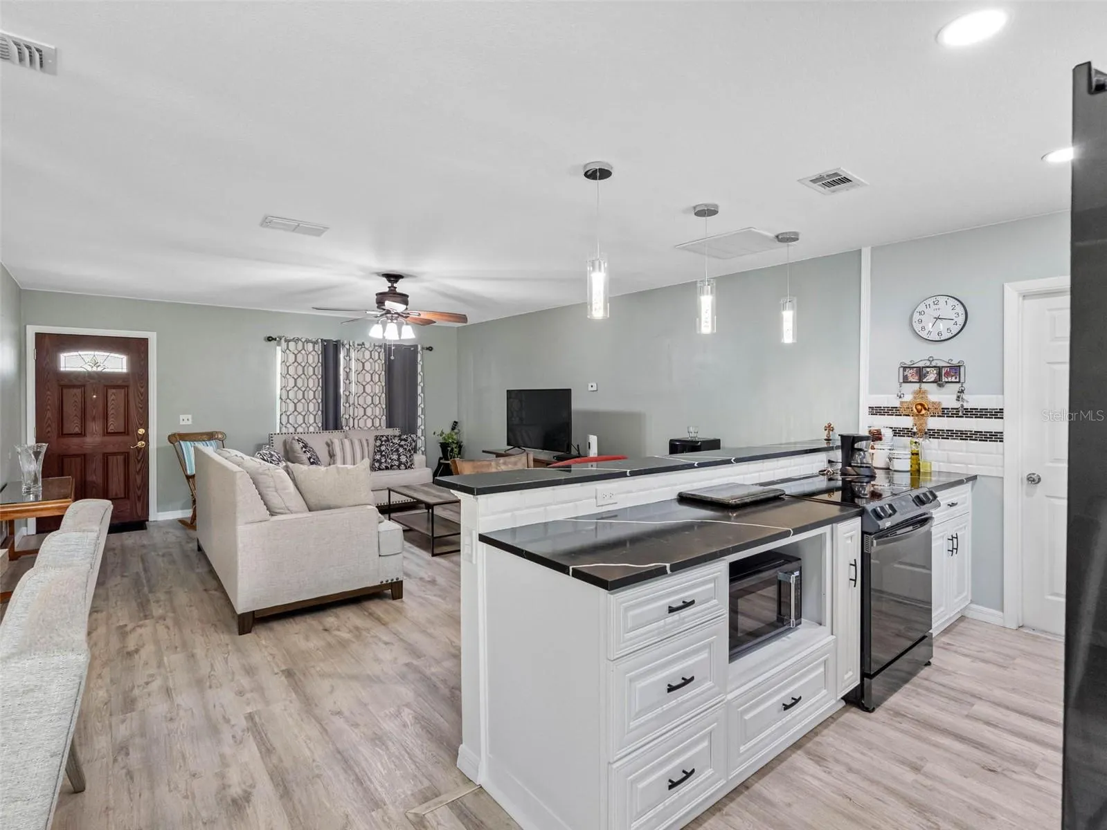 6416 SANTA MONICA DR