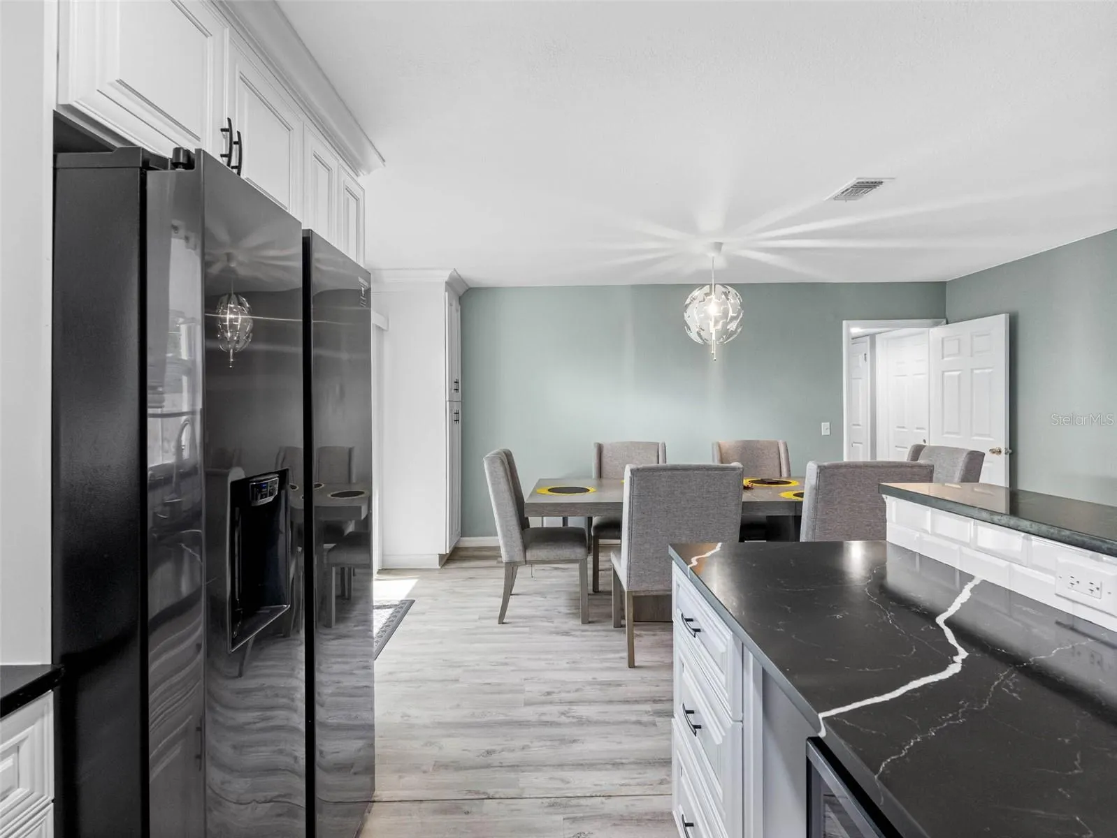 6416 SANTA MONICA DR