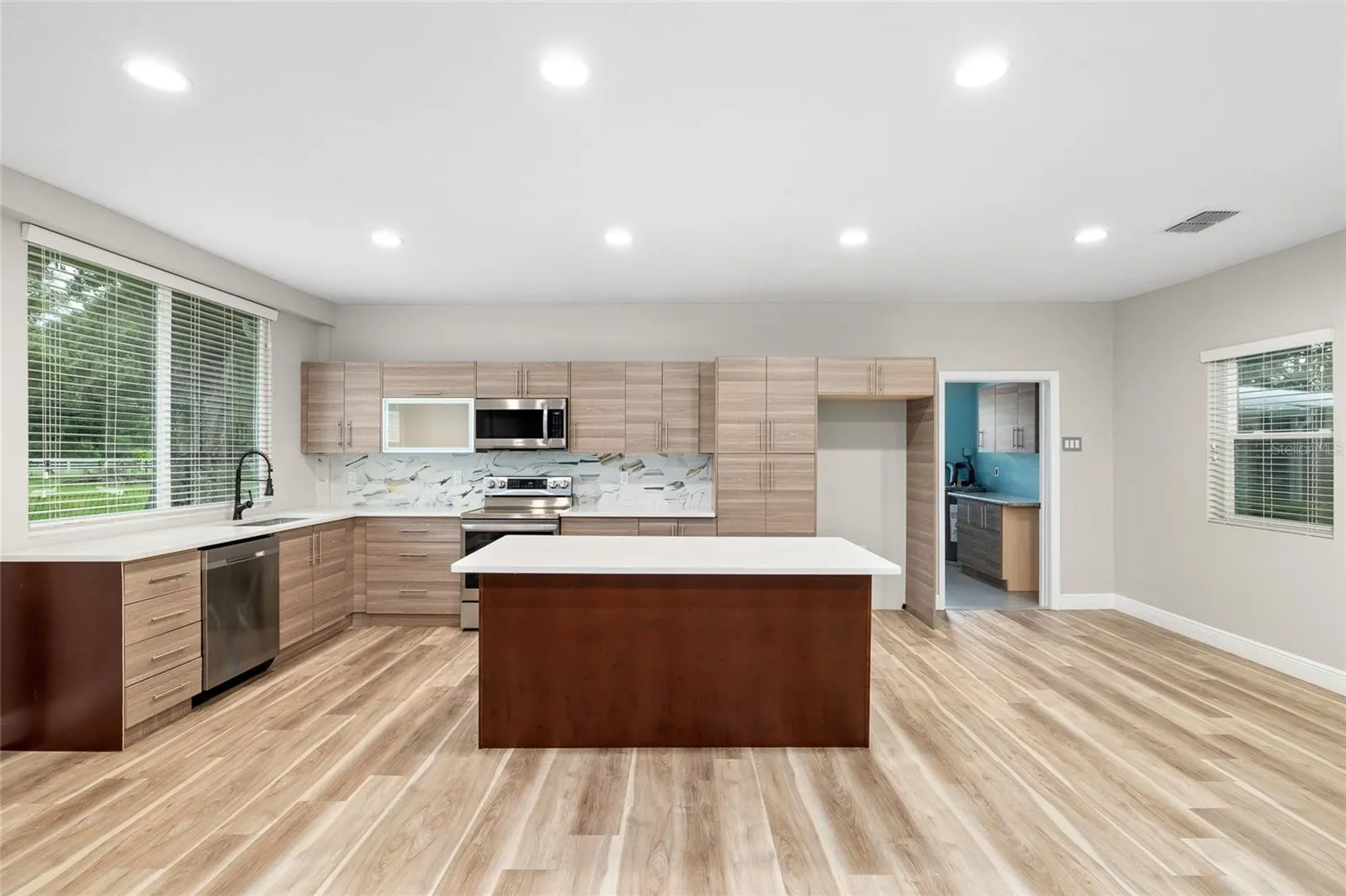 20544 GARDENIA DR