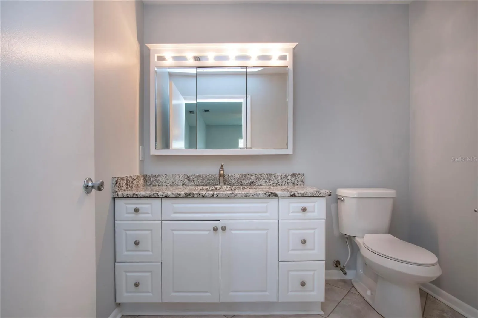 377 CLUB MANOR DR