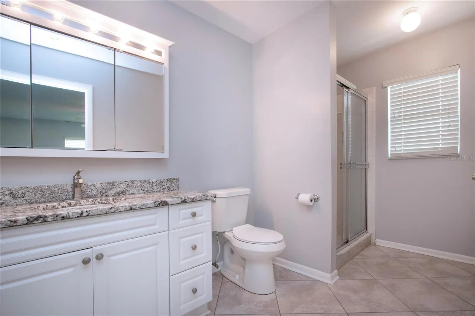 377 CLUB MANOR DR