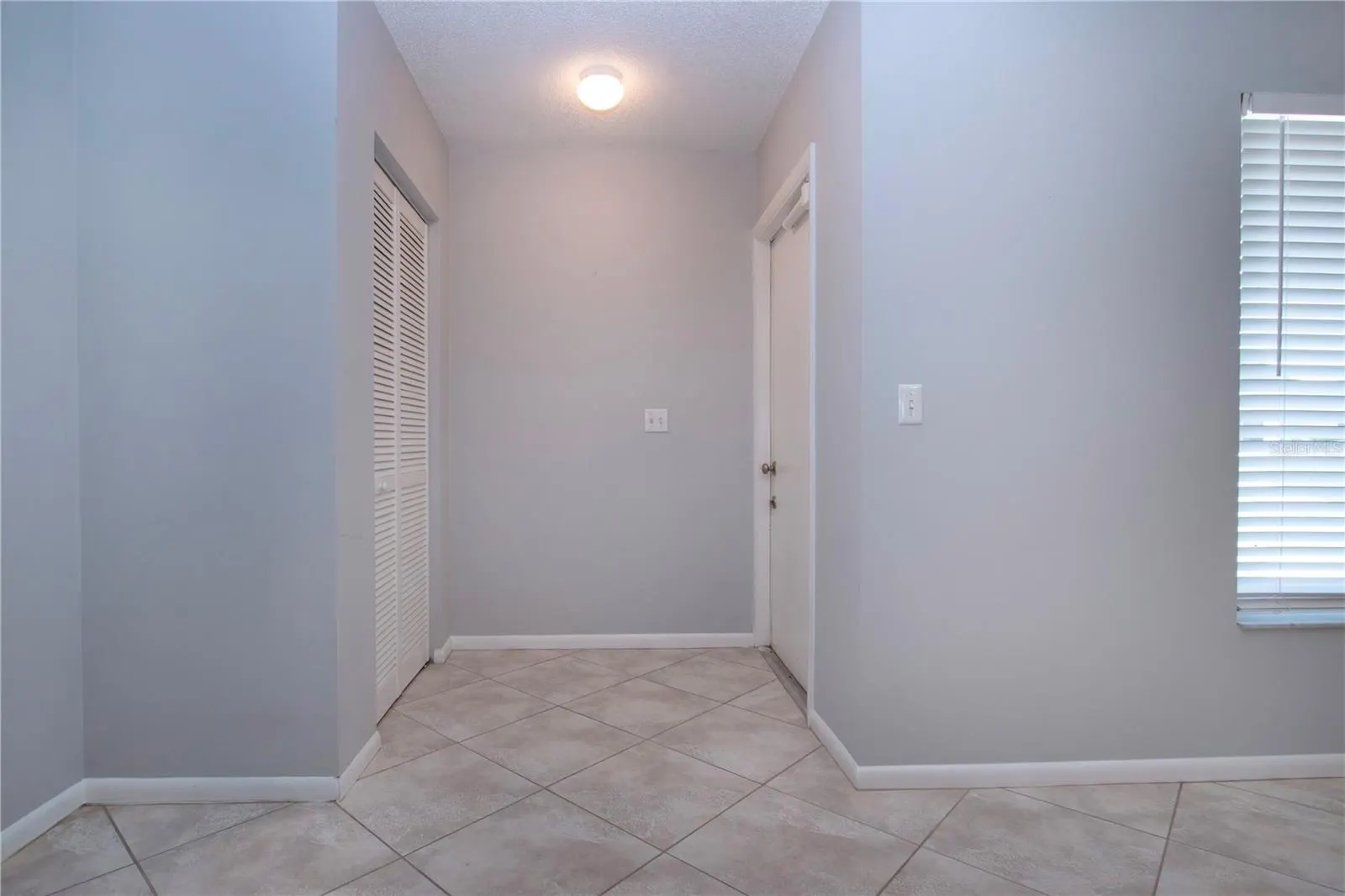 377 CLUB MANOR DR