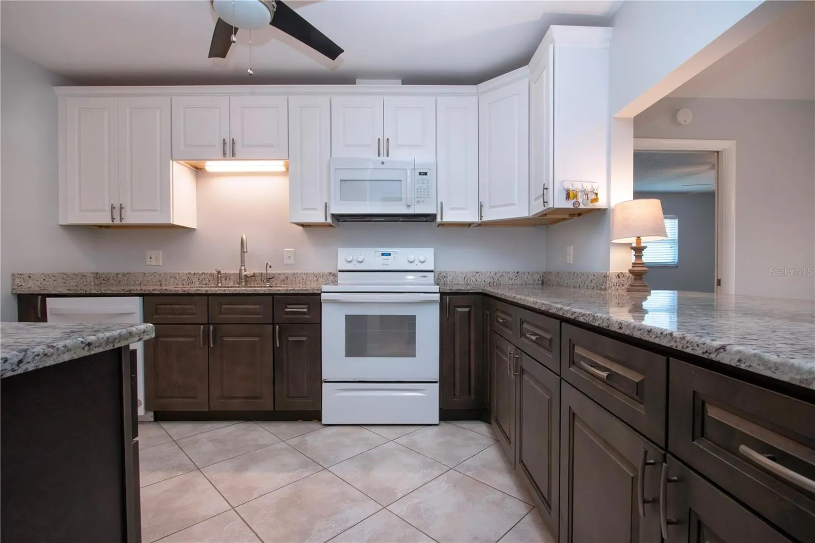 377 CLUB MANOR DR