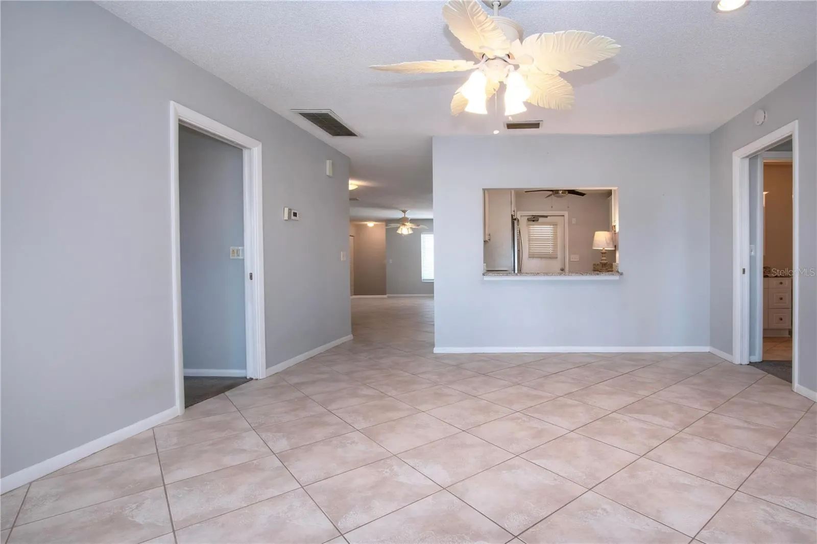 377 CLUB MANOR DR