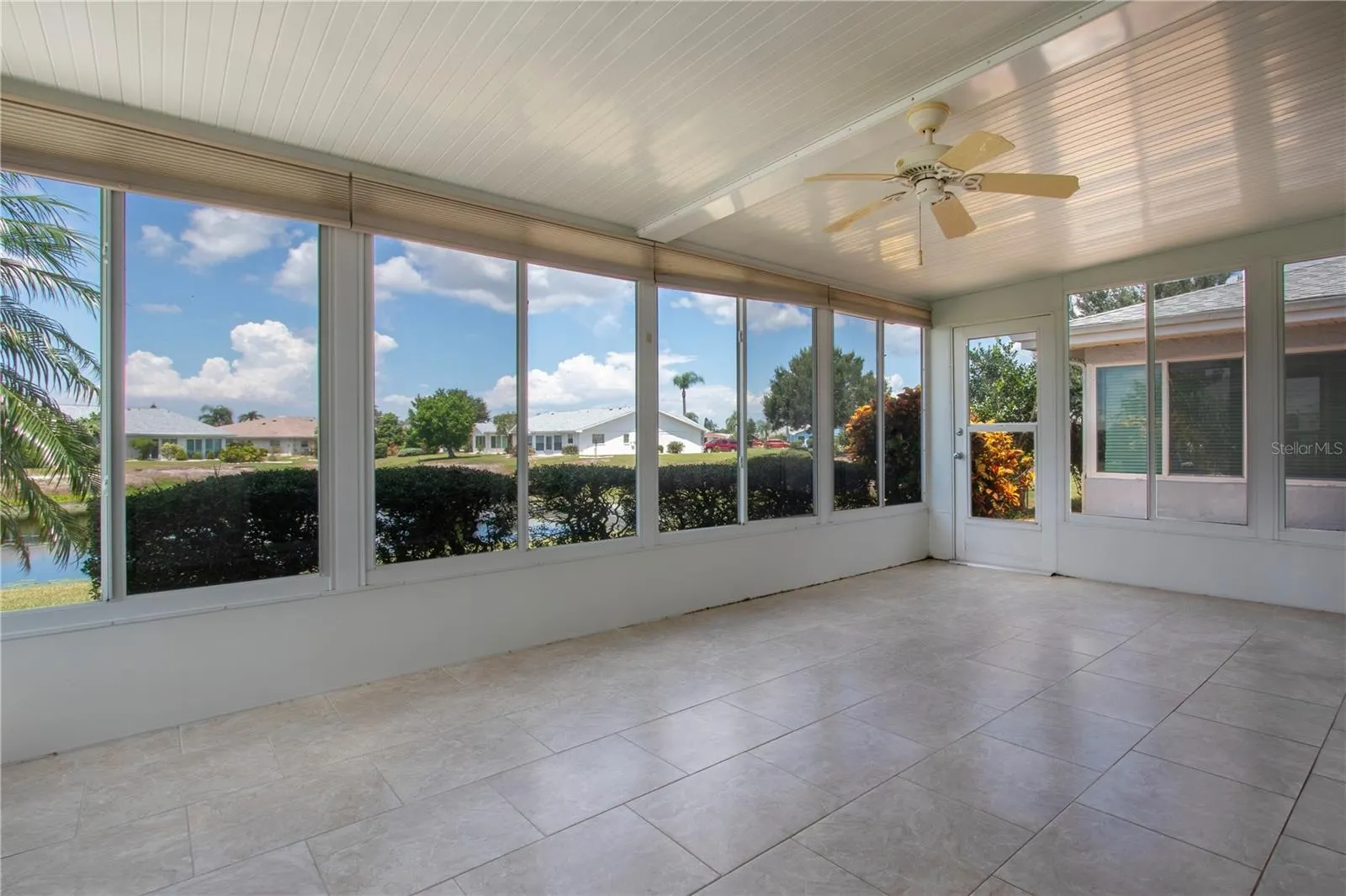 377 CLUB MANOR DR