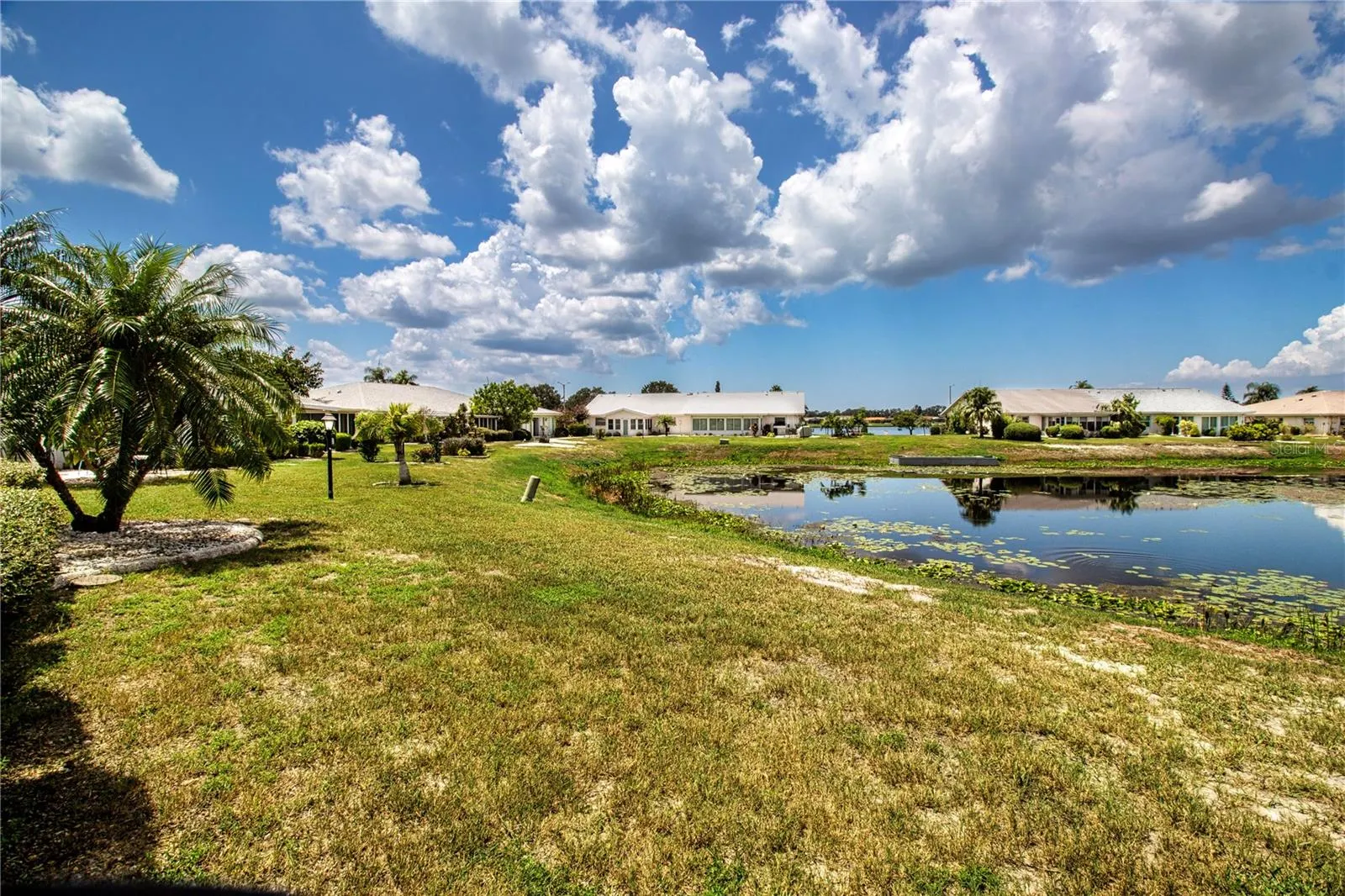 377 CLUB MANOR DR