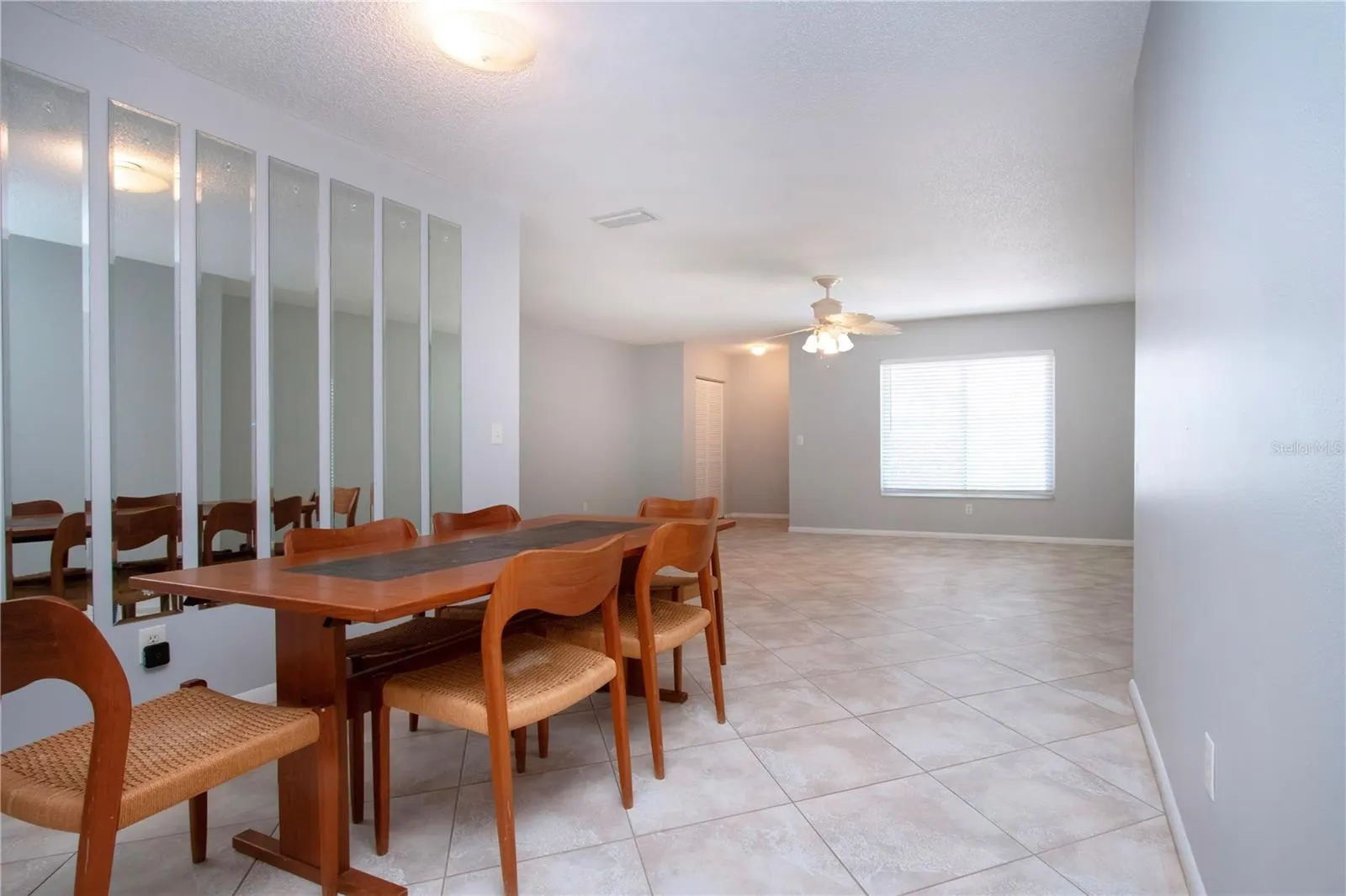377 CLUB MANOR DR