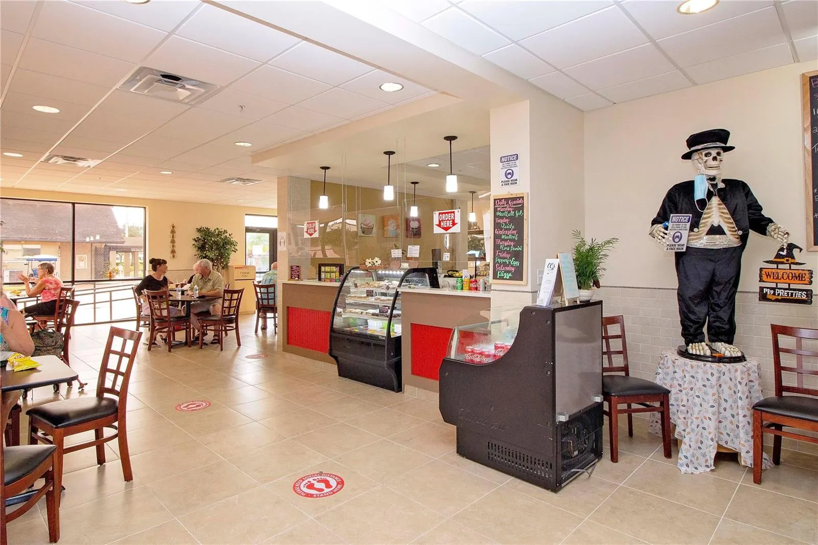 377 CLUB MANOR DR