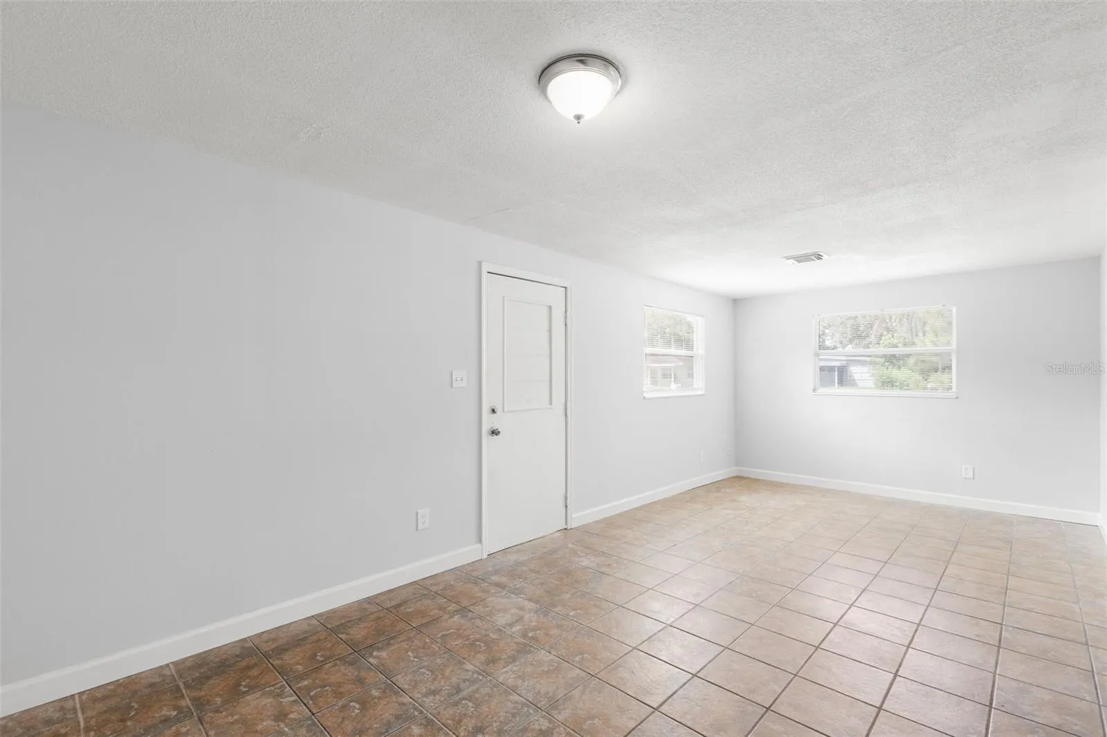 127 EMERALD LN