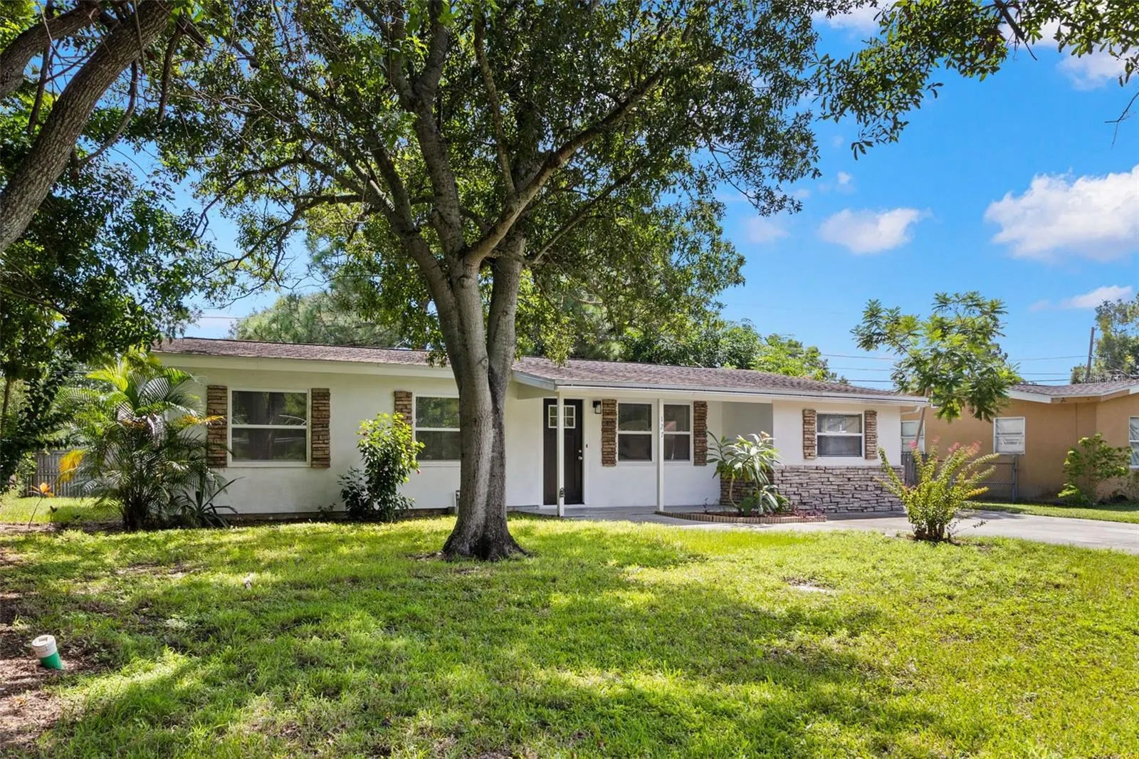127 EMERALD LN