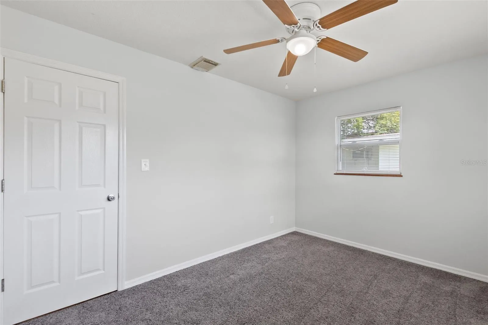 127 EMERALD LN