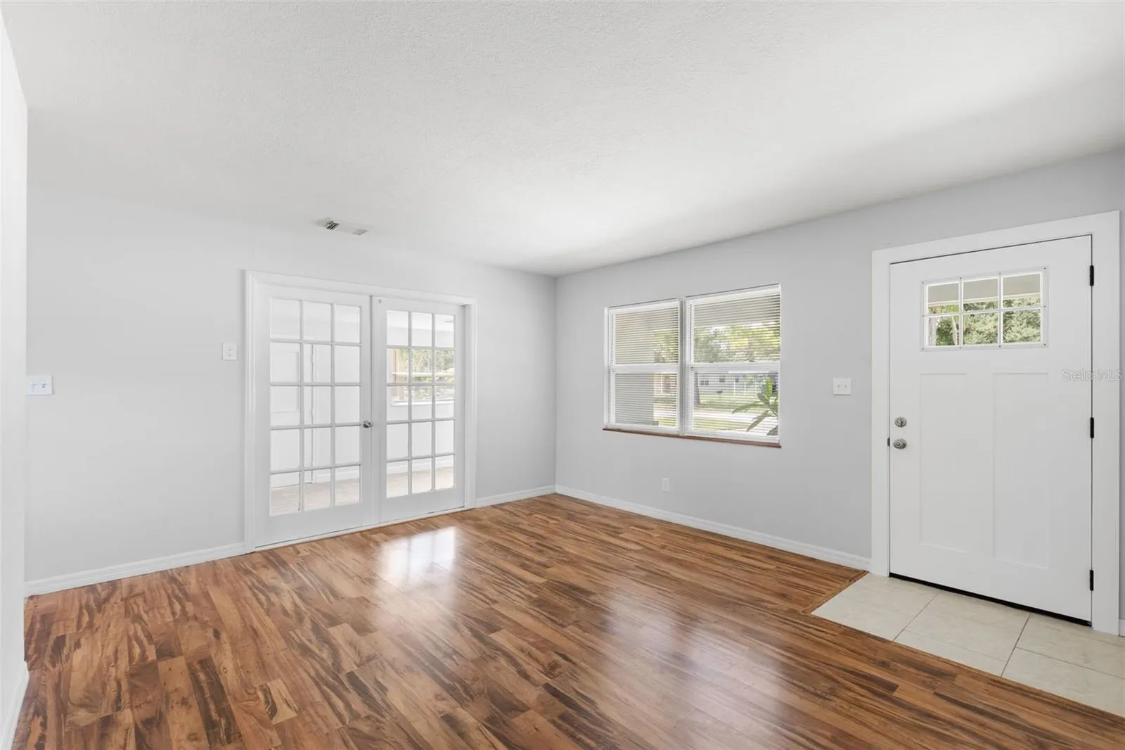 127 EMERALD LN