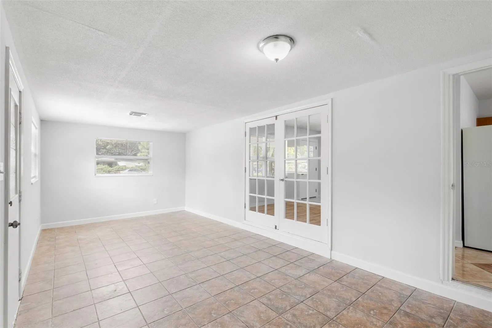 127 EMERALD LN