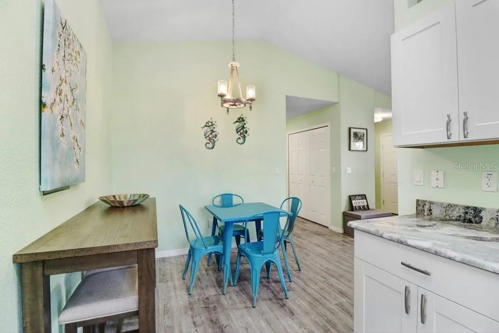 101 PARKVIEW DR