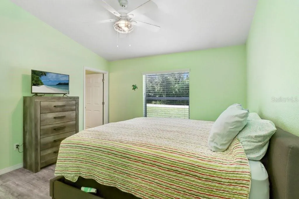 101 PARKVIEW DR