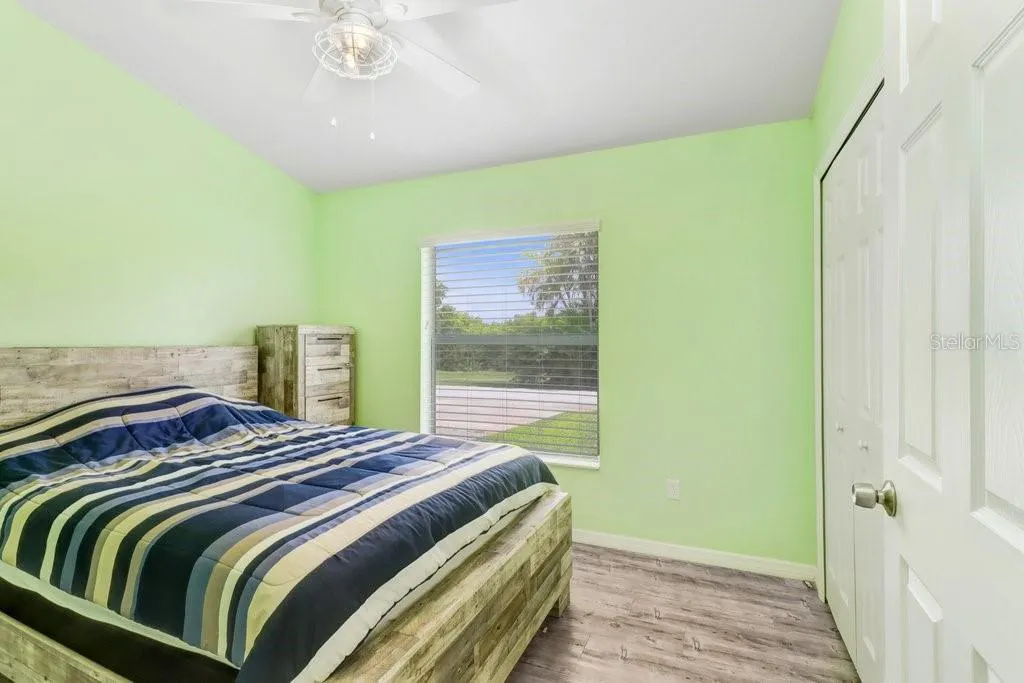 101 PARKVIEW DR