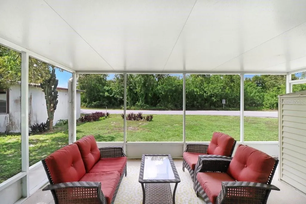 101 PARKVIEW DR