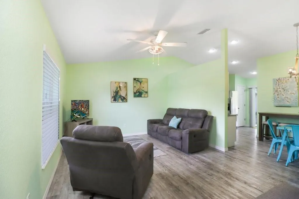 101 PARKVIEW DR