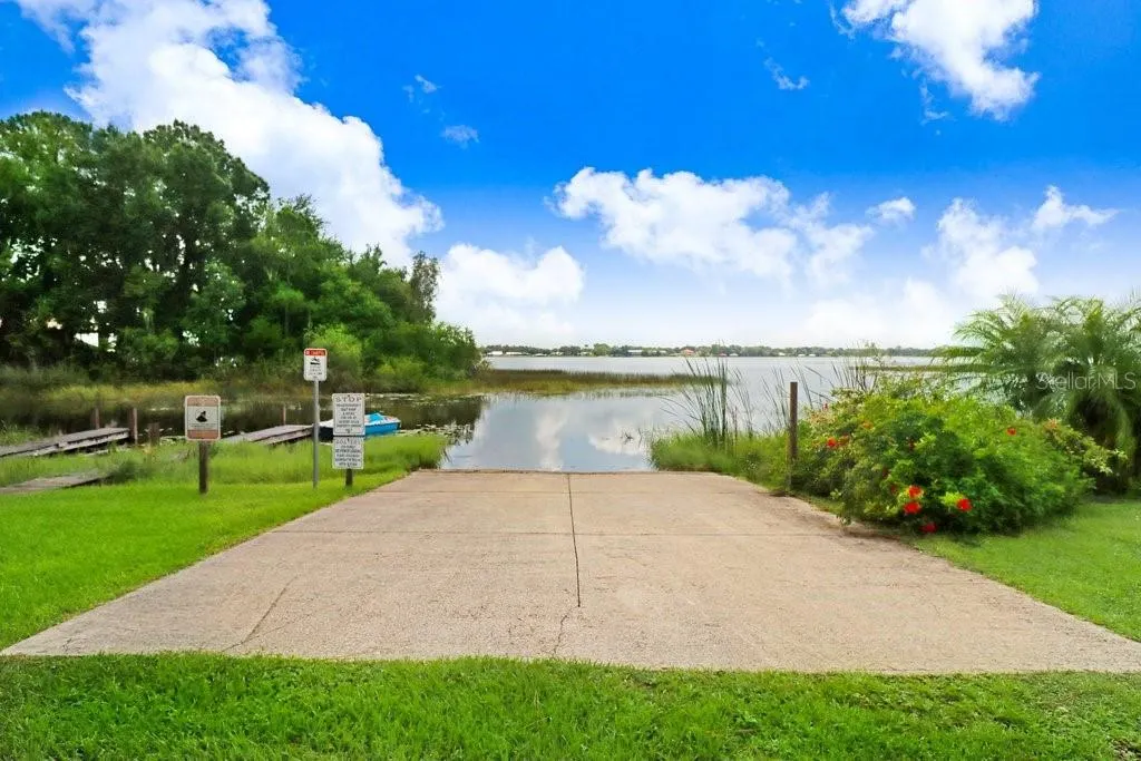 101 PARKVIEW DR