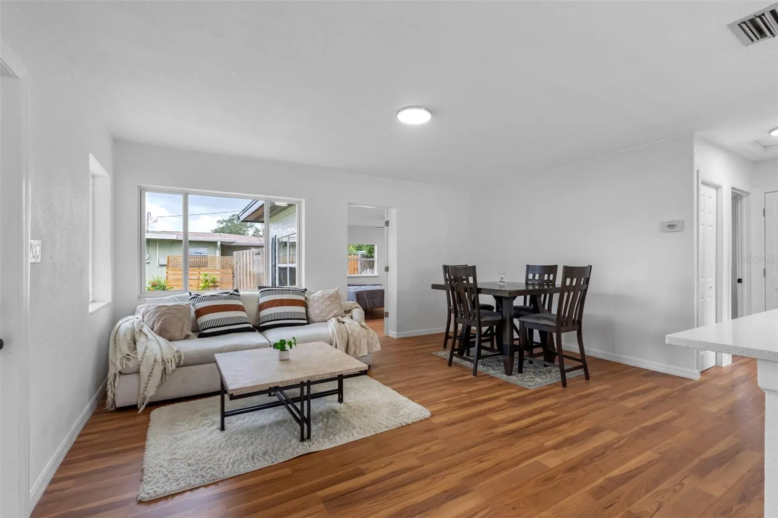 2413 BAYWOOD DR E