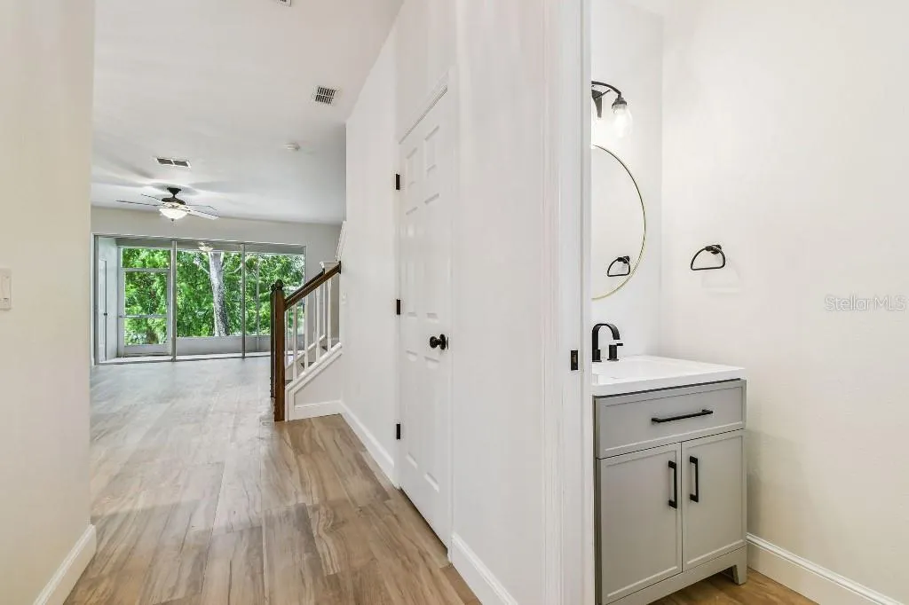 527 SPRING LAKE CIR