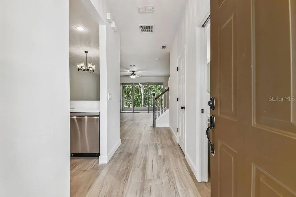 527 SPRING LAKE CIR