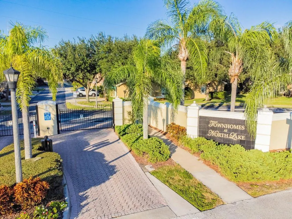 527 SPRING LAKE CIR