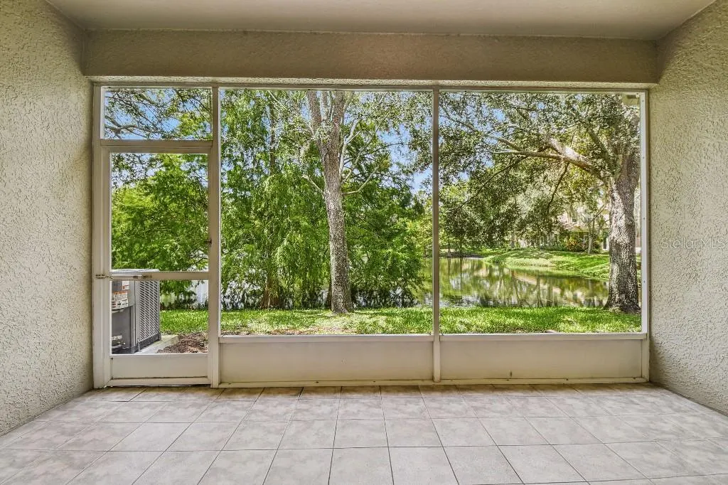 527 SPRING LAKE CIR