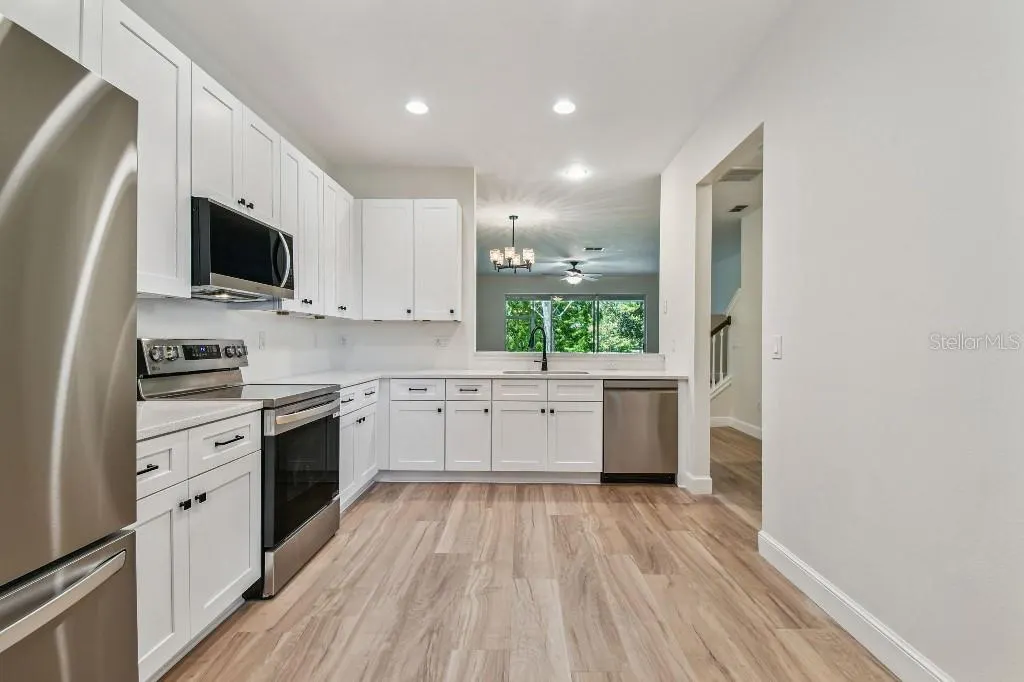 527 SPRING LAKE CIR