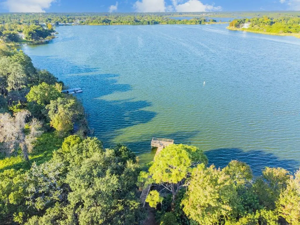 527 SPRING LAKE CIR