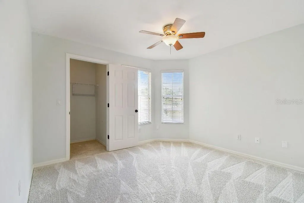 527 SPRING LAKE CIR