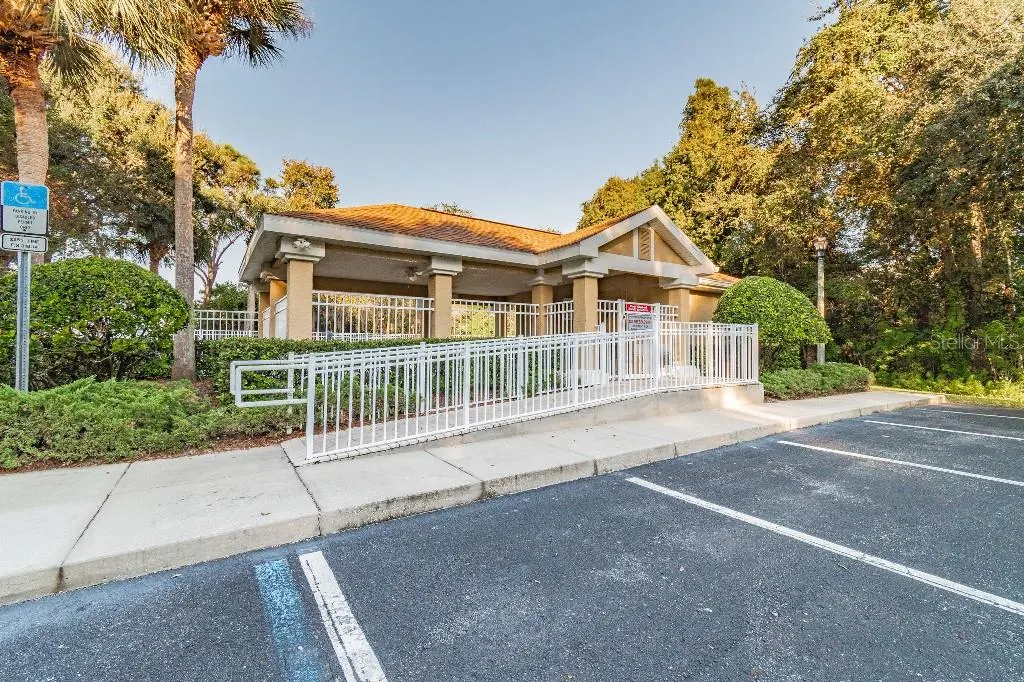 527 SPRING LAKE CIR