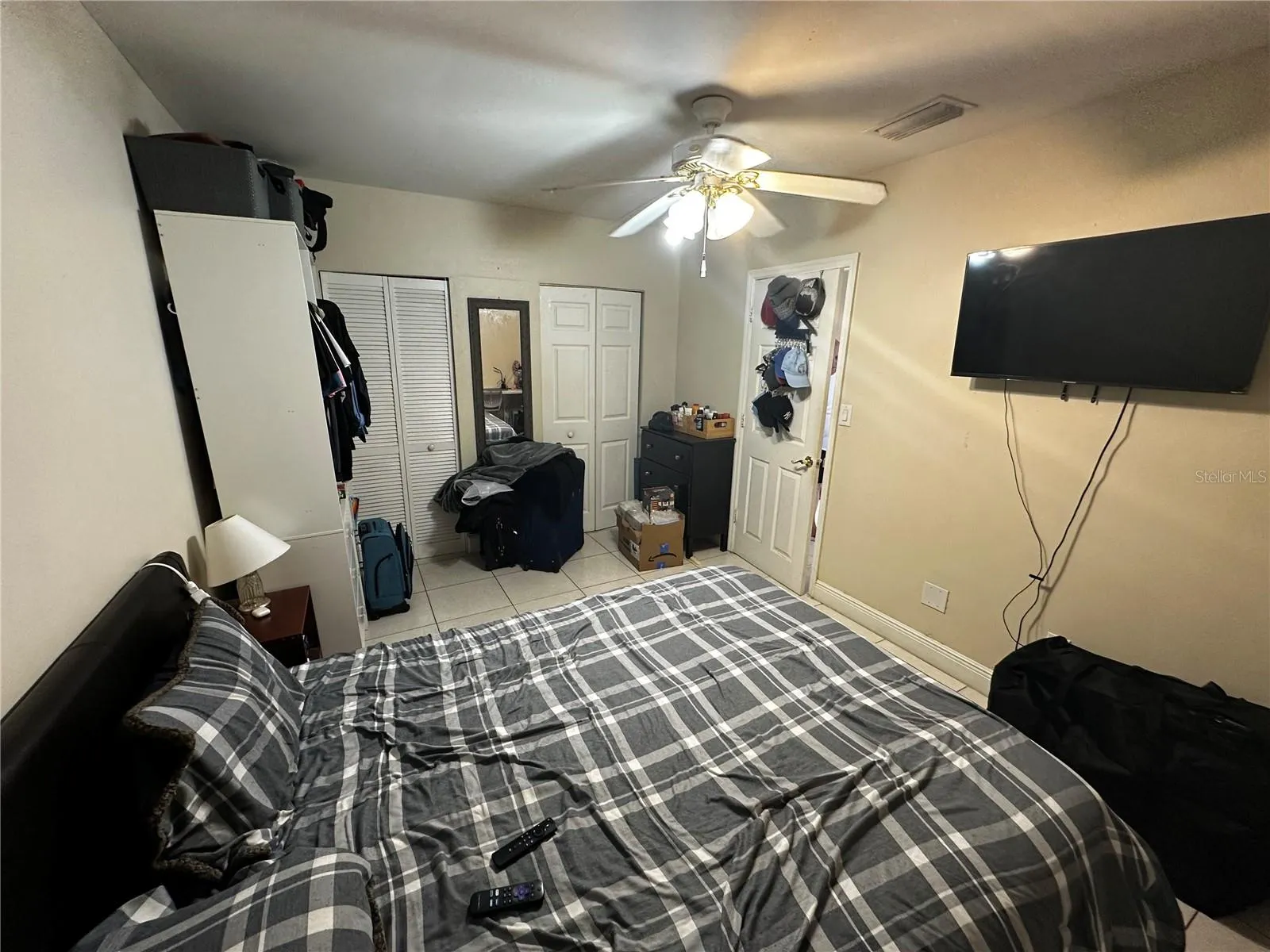 2303 W COMANCHE AVE