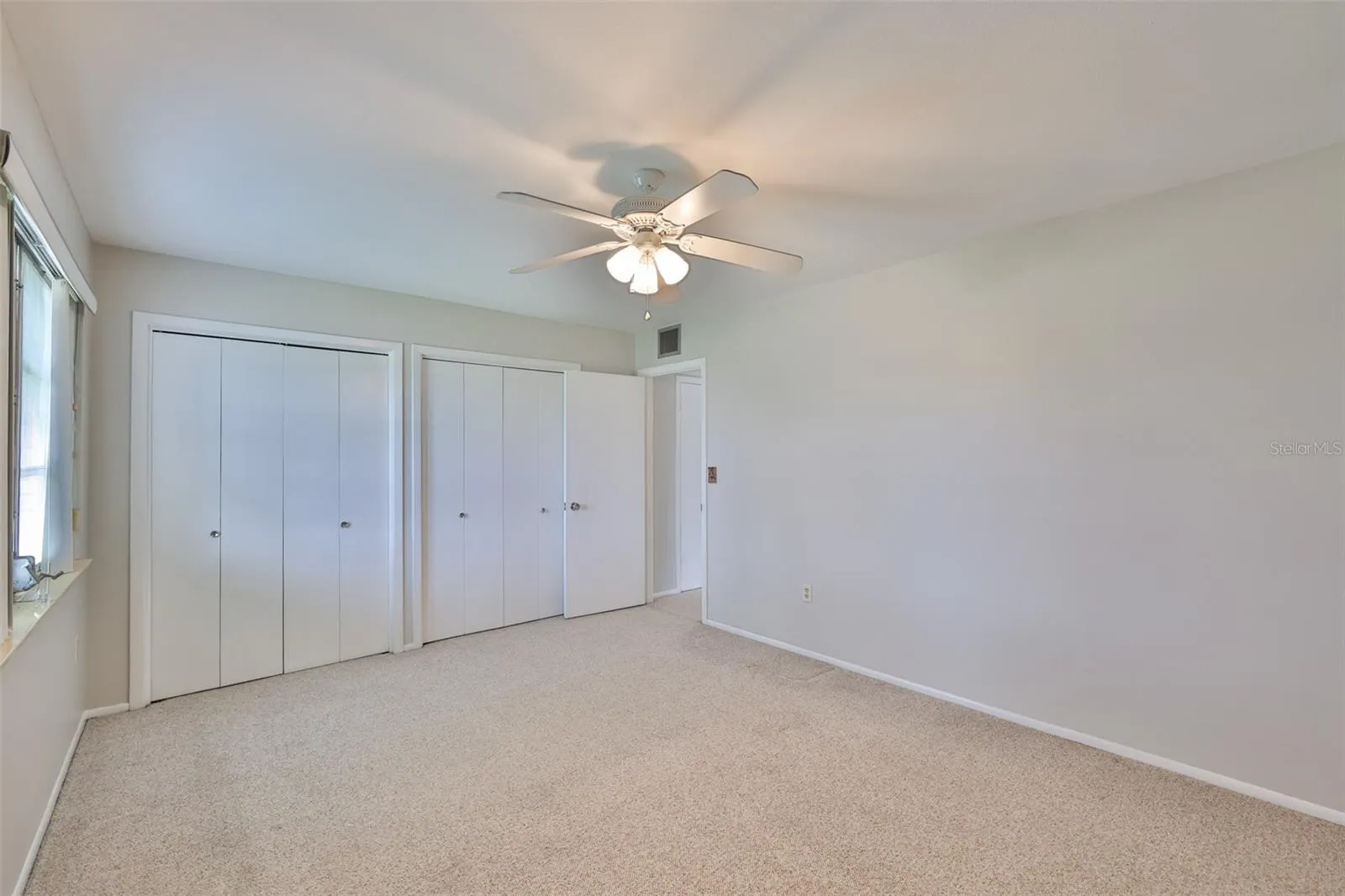 823 FOX HILLS DR