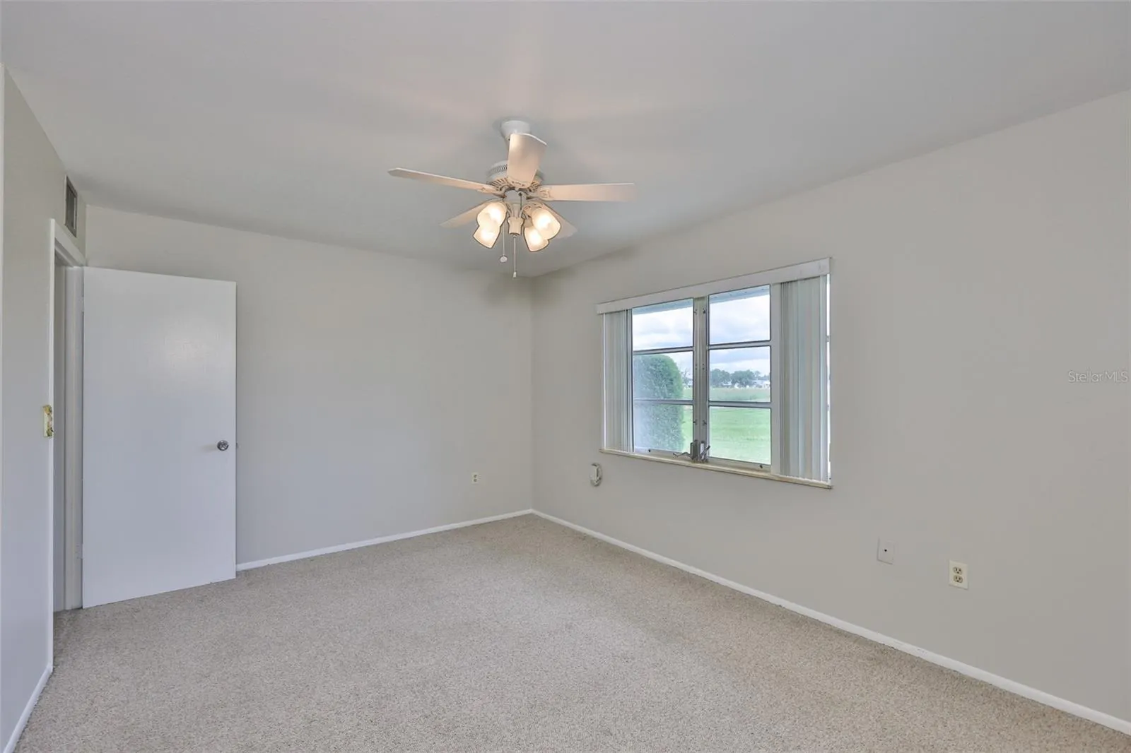 823 FOX HILLS DR