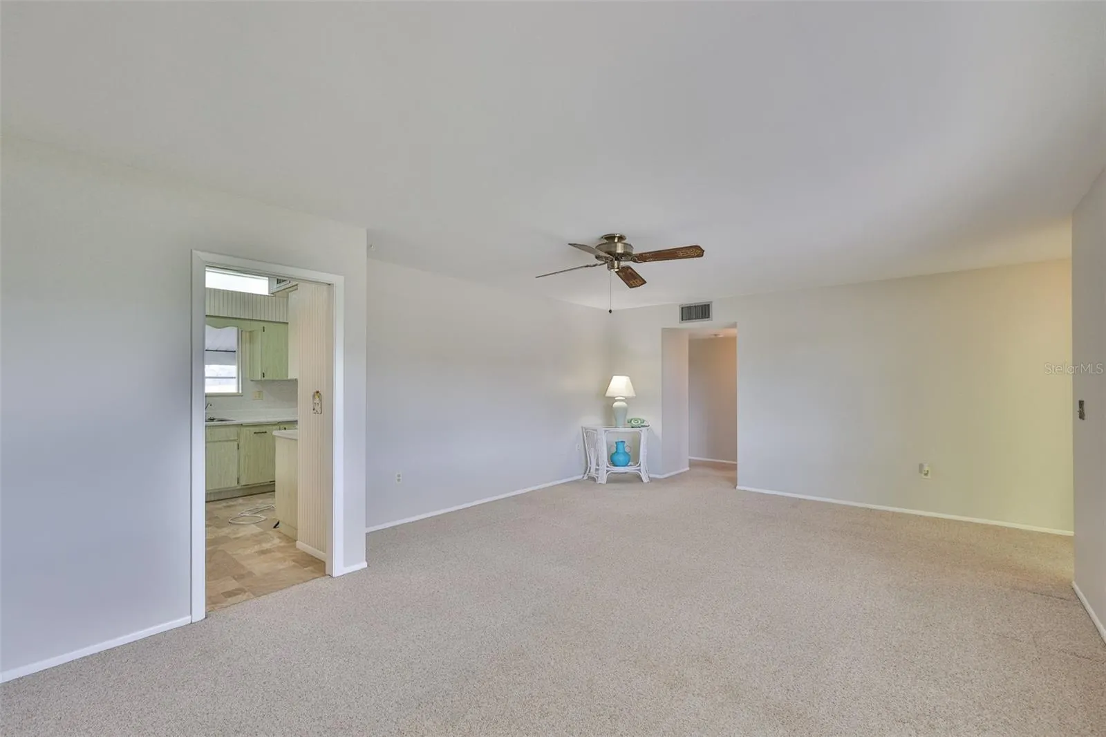 823 FOX HILLS DR