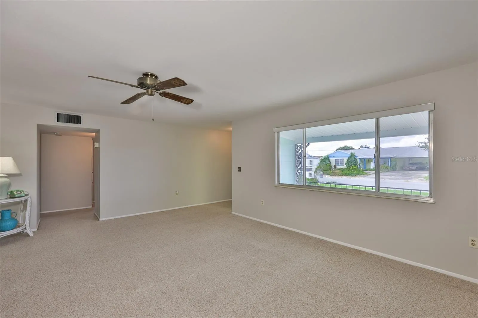 823 FOX HILLS DR