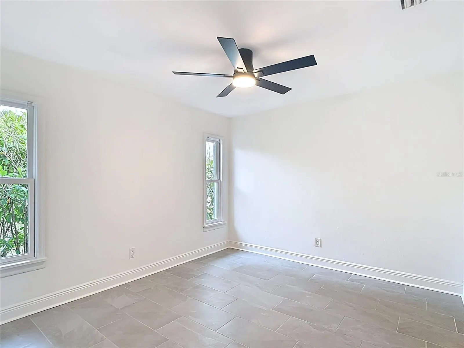 9923 BAY DR