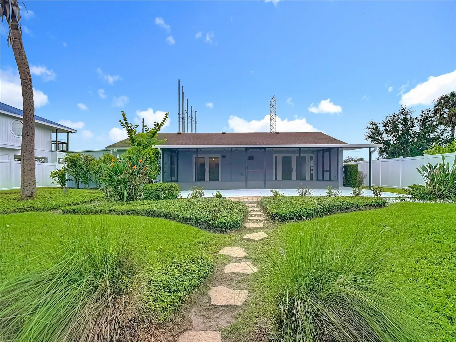 9923 BAY DR