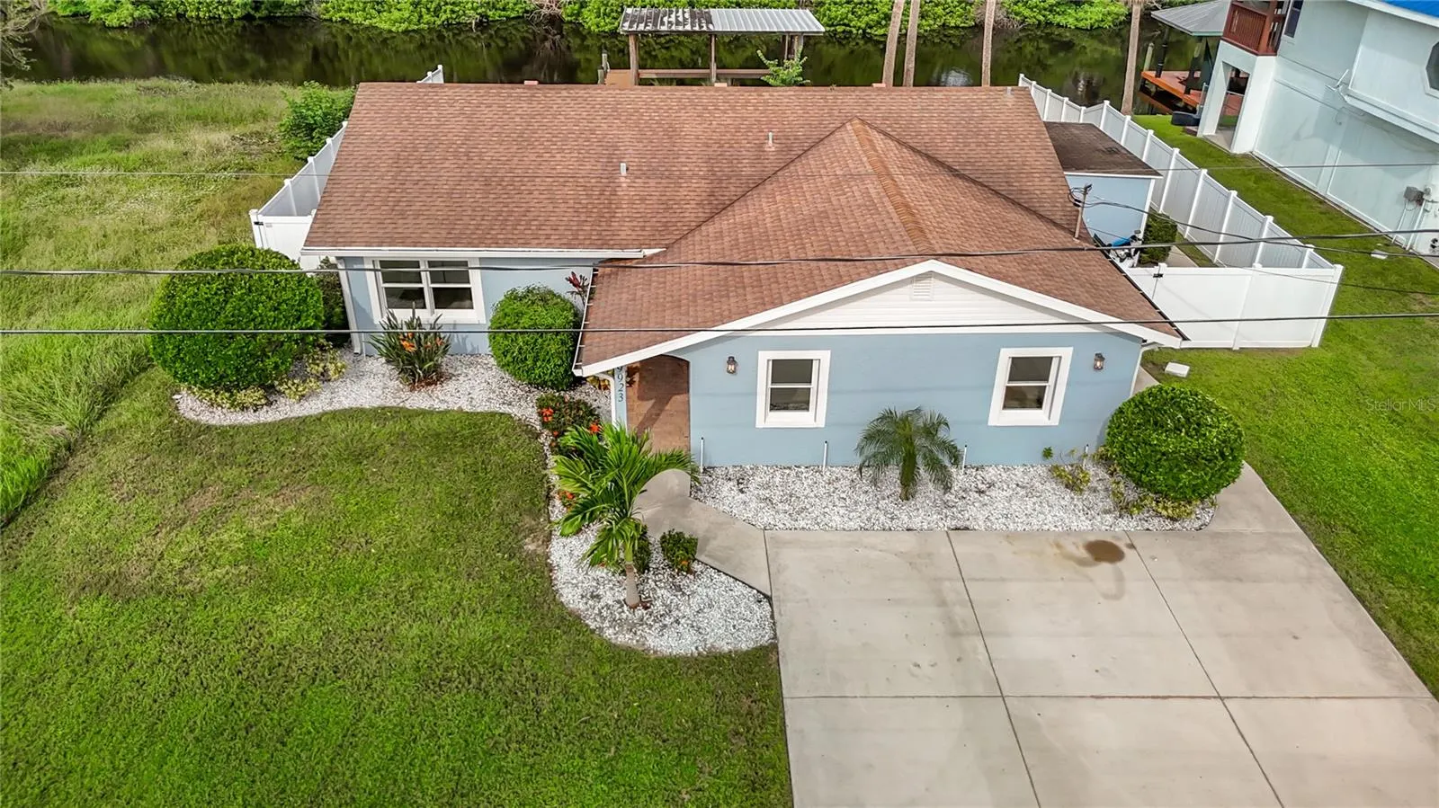 9923 BAY DR