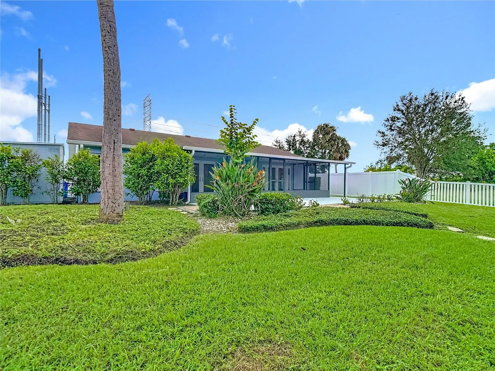 9923 BAY DR