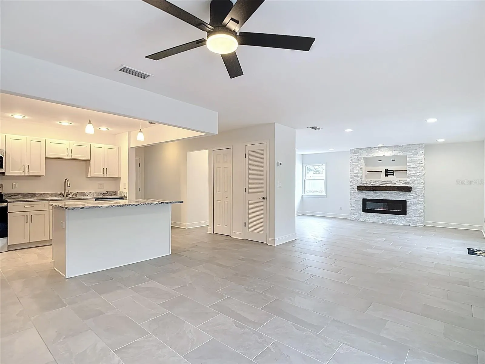 9923 BAY DR