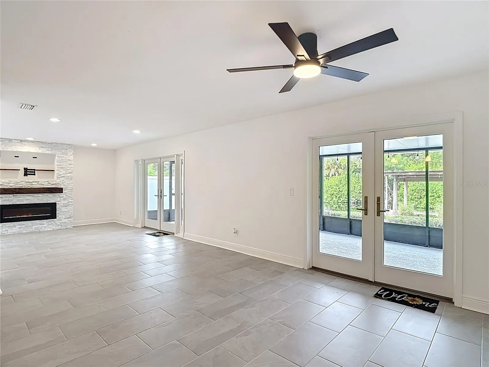 9923 BAY DR