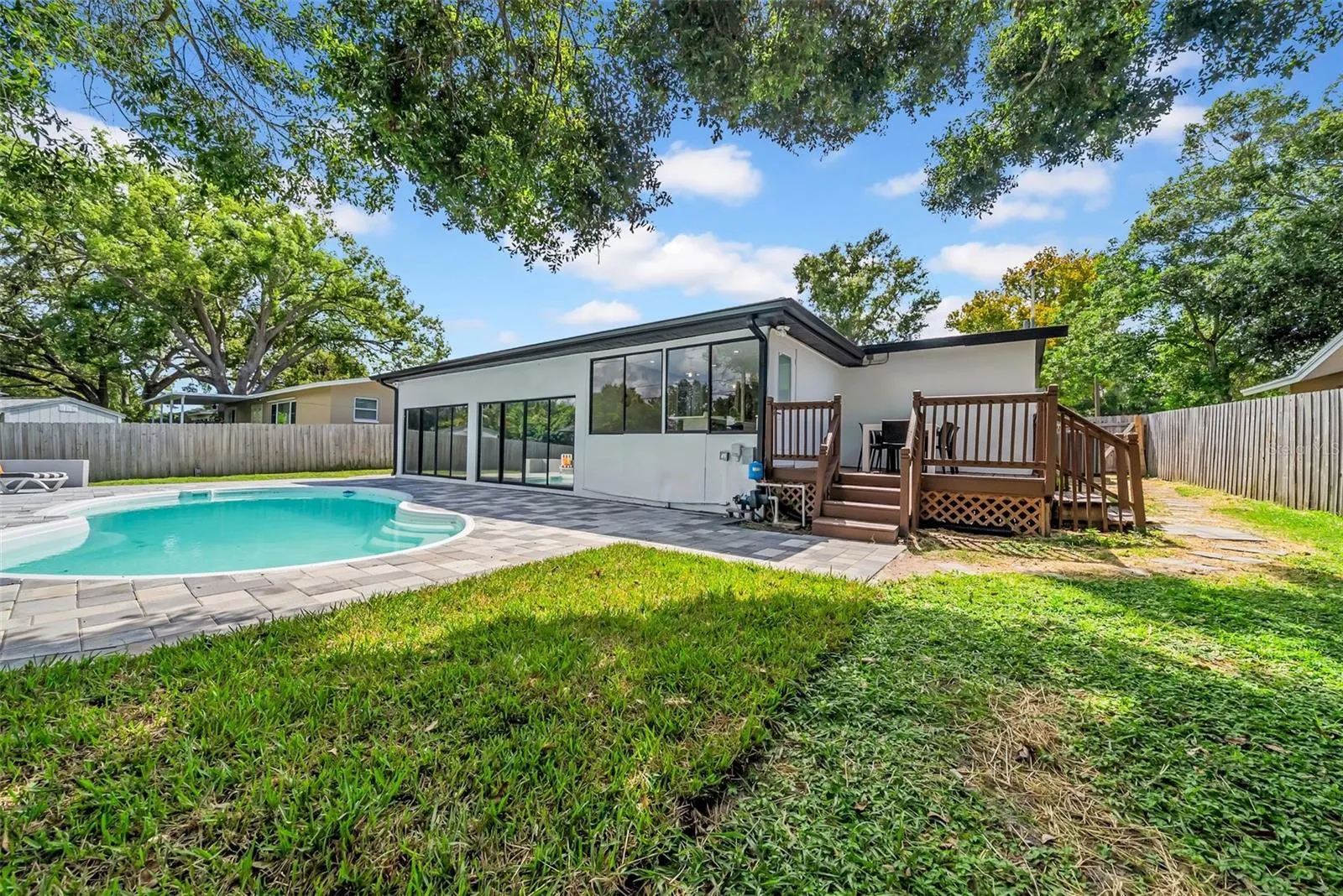 1401 S BETTY LN