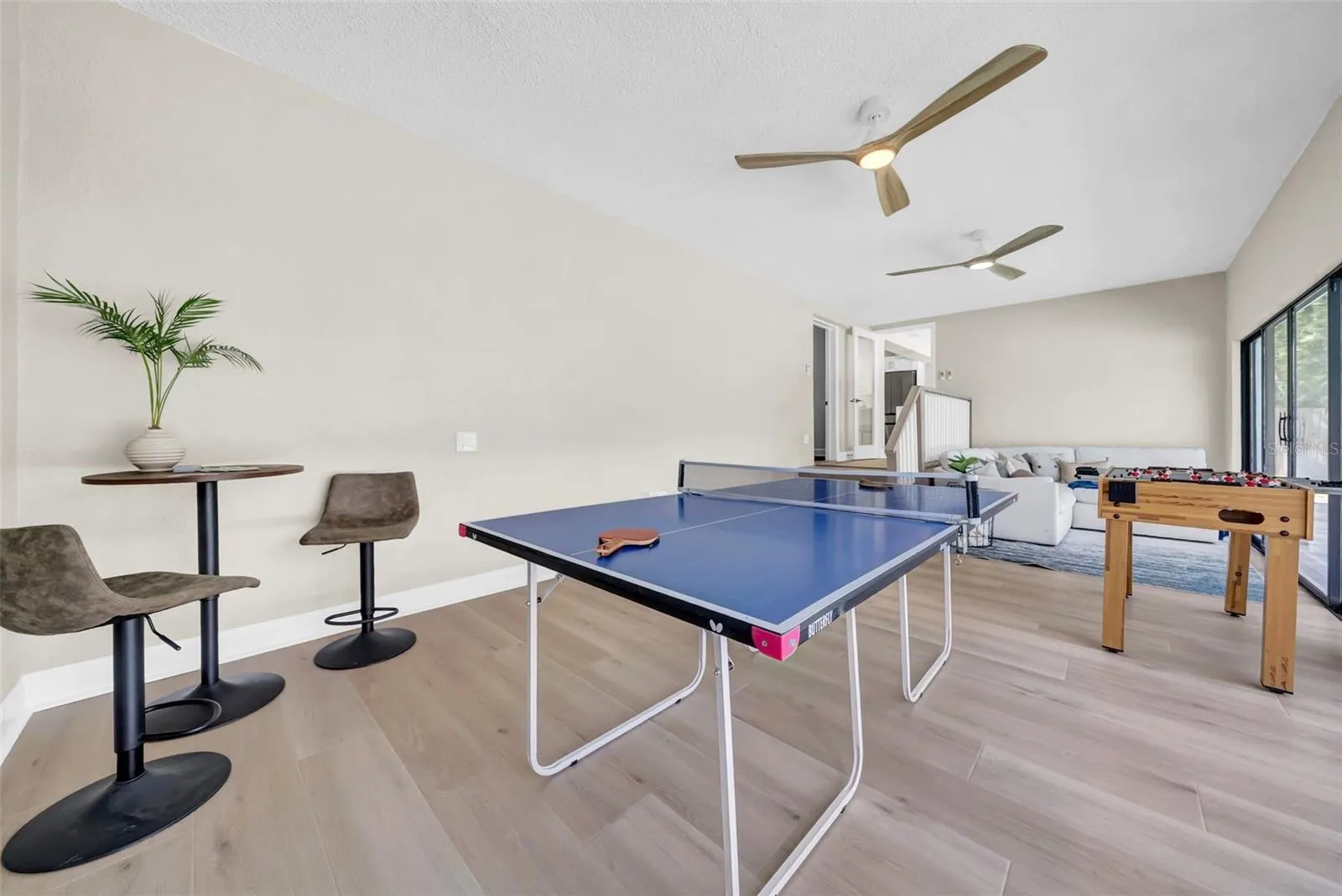 1401 S BETTY LN